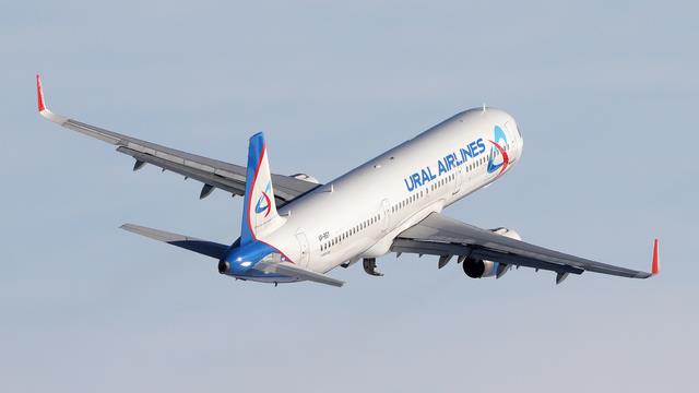 VP-BSY:Airbus A321:Уральские авиалинии